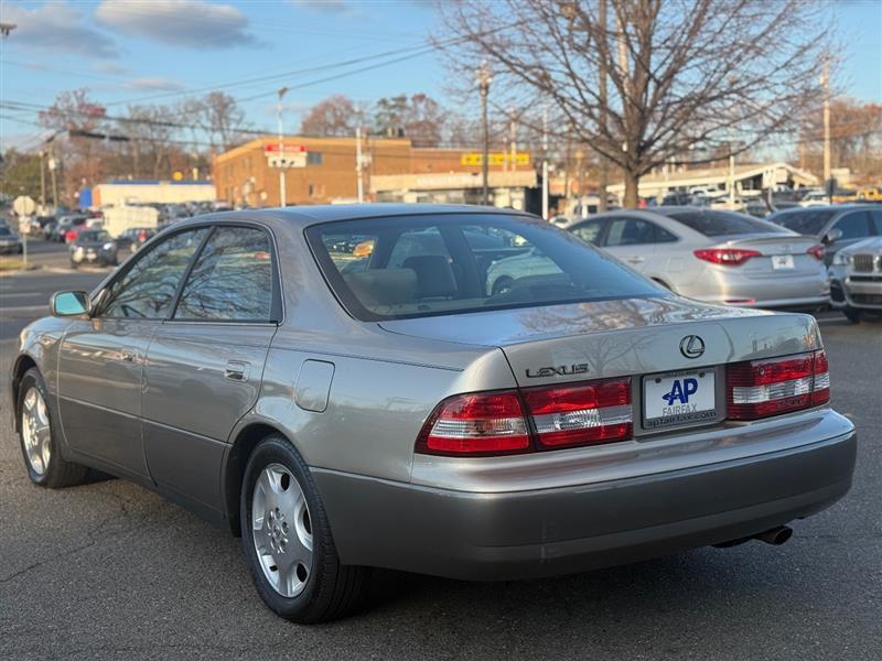 used 2000 Lexus ES 300 car, priced at $4,495