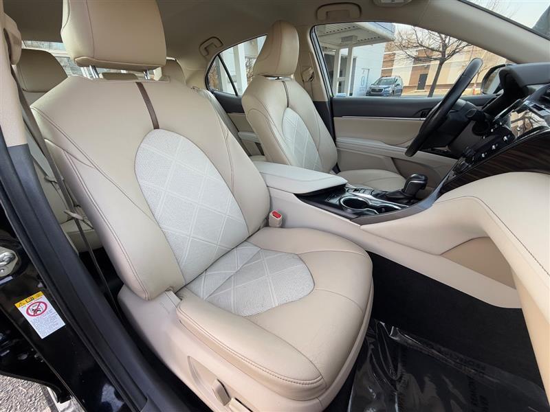 used 2019 Toyota Camry Hybrid car, priced at $18,995