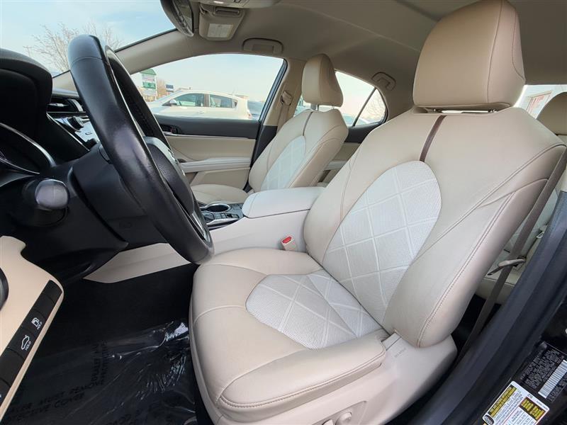 used 2019 Toyota Camry Hybrid car, priced at $18,995