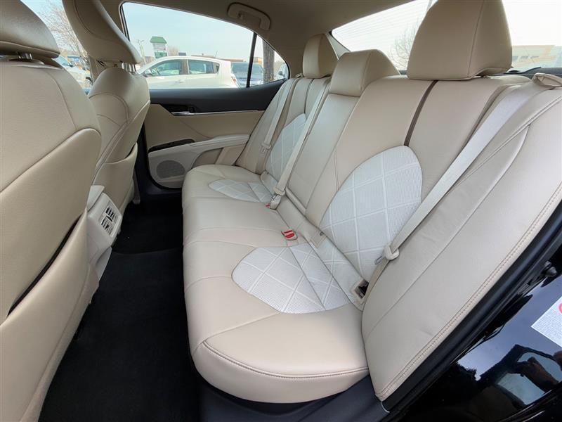 used 2019 Toyota Camry Hybrid car, priced at $18,995