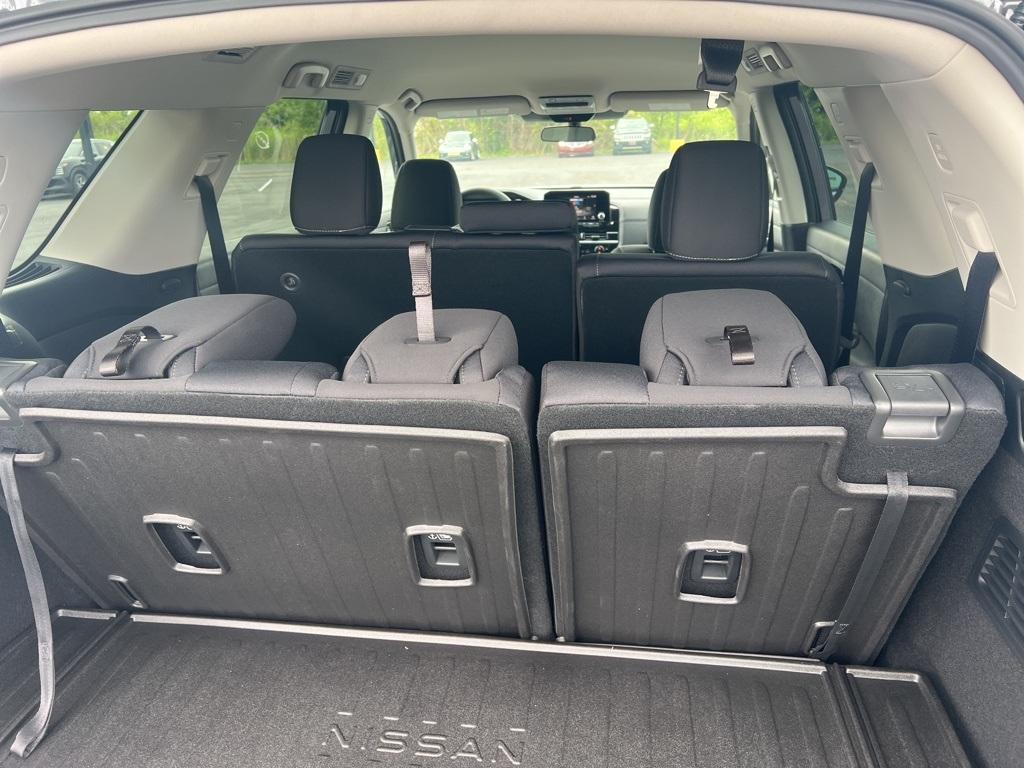 new 2025 Nissan Pathfinder car, priced at $40,057