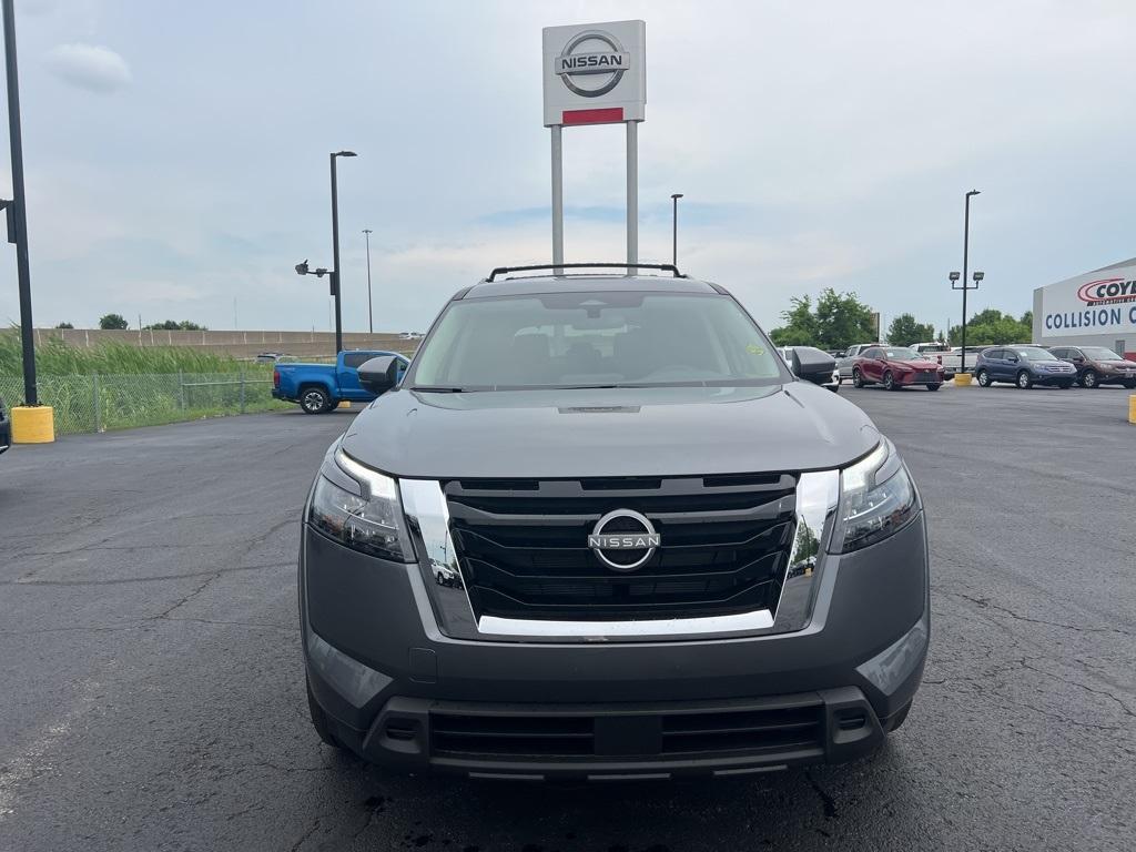 new 2025 Nissan Pathfinder car, priced at $40,057