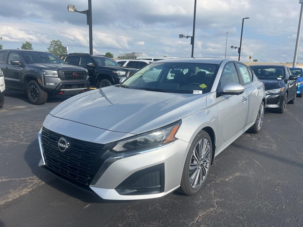 new 2025 Nissan Altima car, priced at $32,252