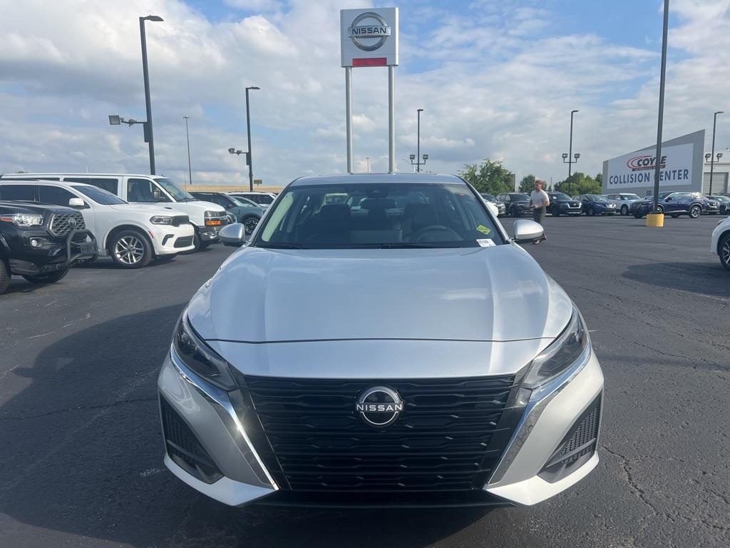 new 2025 Nissan Altima car, priced at $32,252