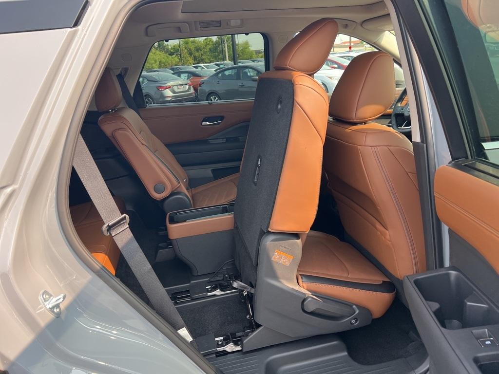 new 2025 Nissan Pathfinder car, priced at $50,113