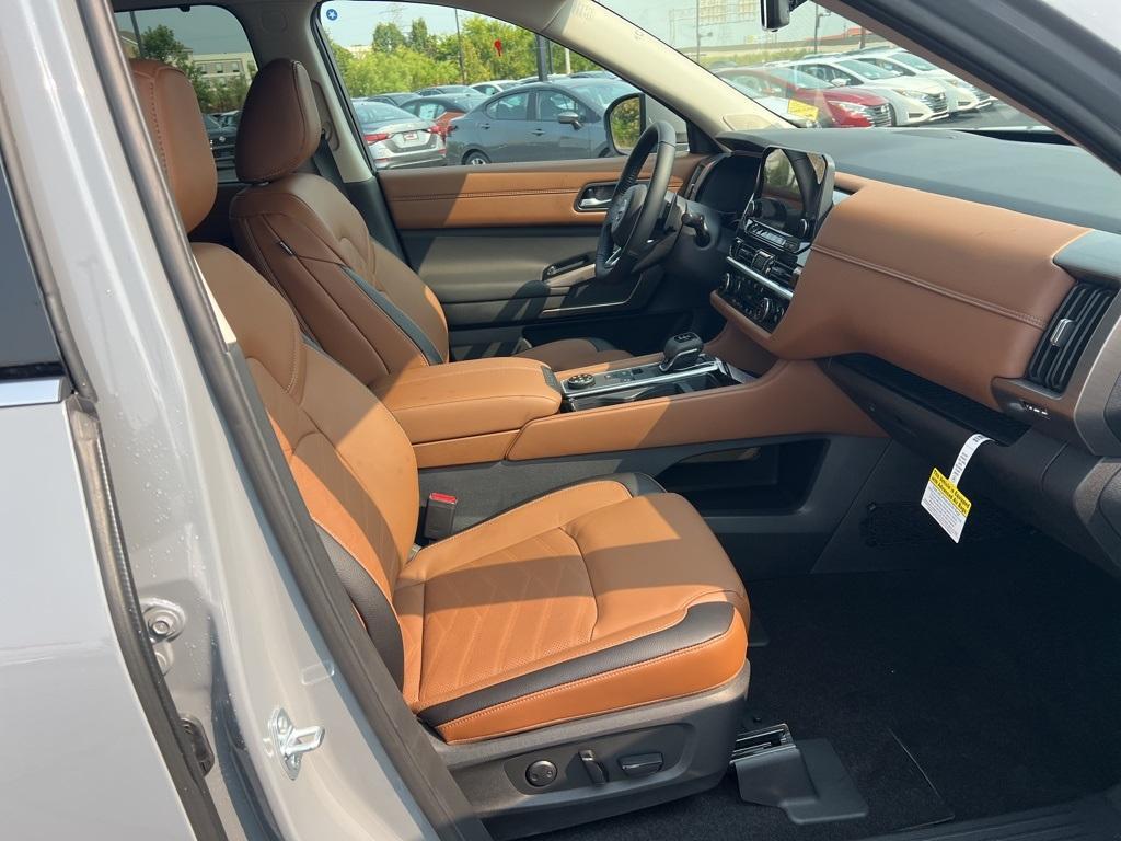 new 2025 Nissan Pathfinder car, priced at $50,113