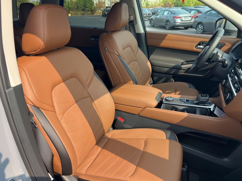 new 2025 Nissan Pathfinder car, priced at $50,113