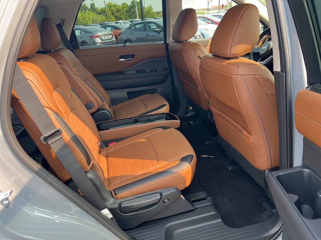new 2025 Nissan Pathfinder car, priced at $50,113