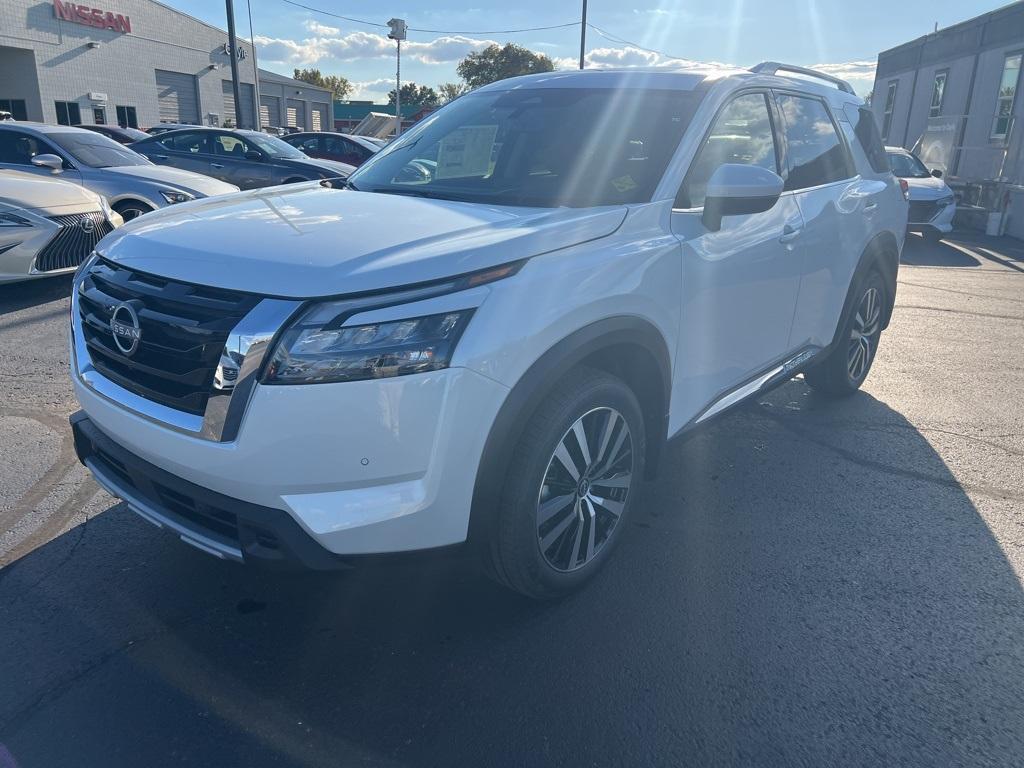 new 2025 Nissan Pathfinder car, priced at $45,944