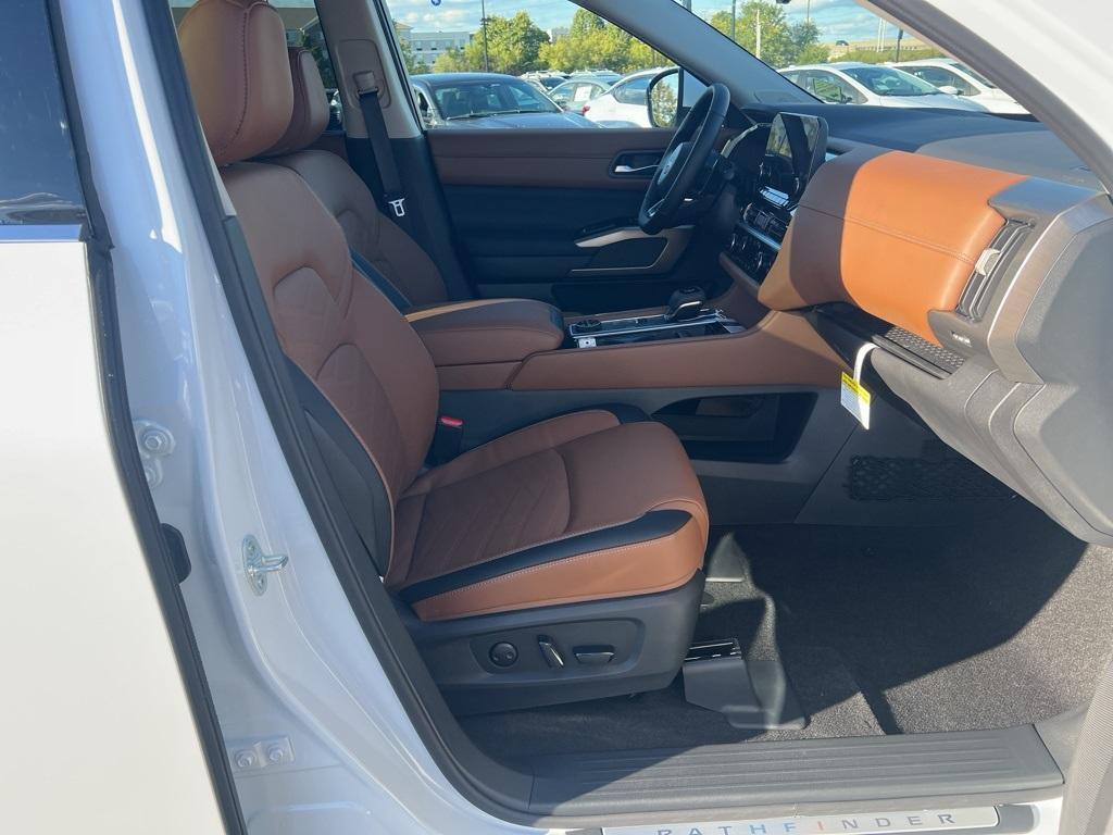 new 2025 Nissan Pathfinder car, priced at $45,944