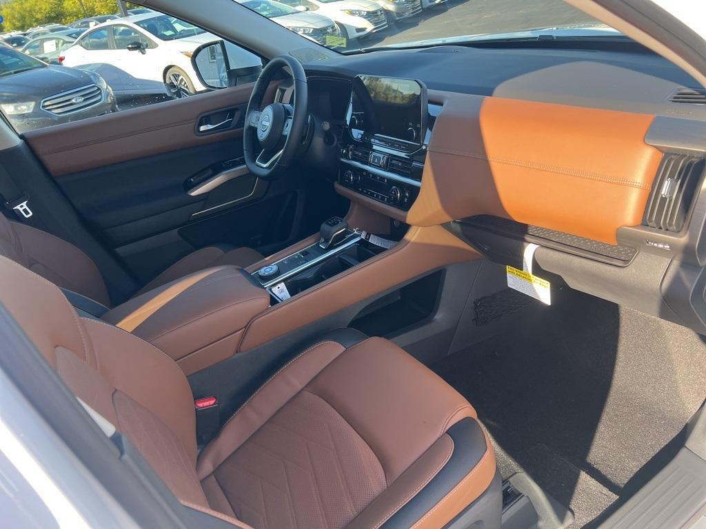 new 2025 Nissan Pathfinder car, priced at $45,944
