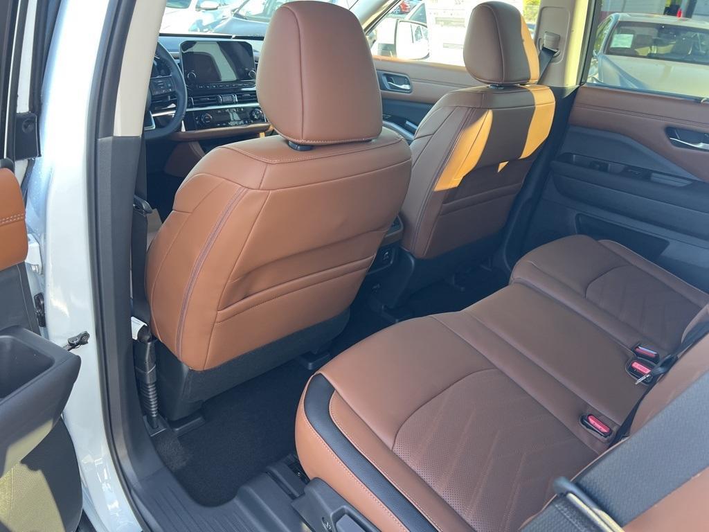 new 2025 Nissan Pathfinder car, priced at $45,944