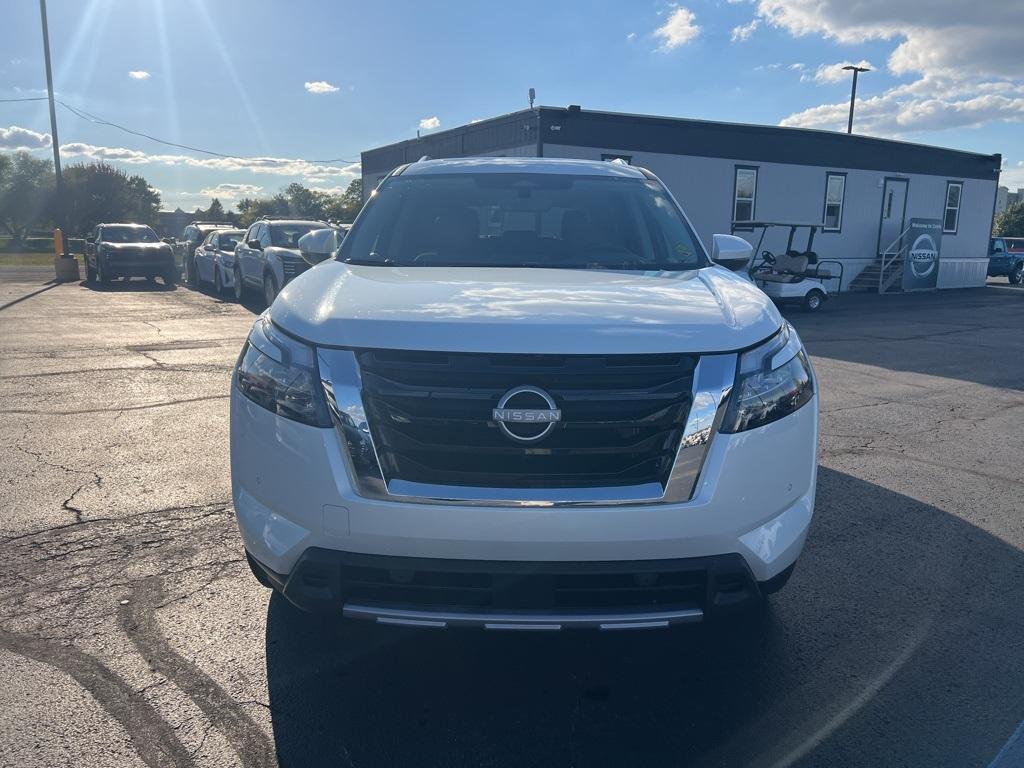 new 2025 Nissan Pathfinder car, priced at $45,944