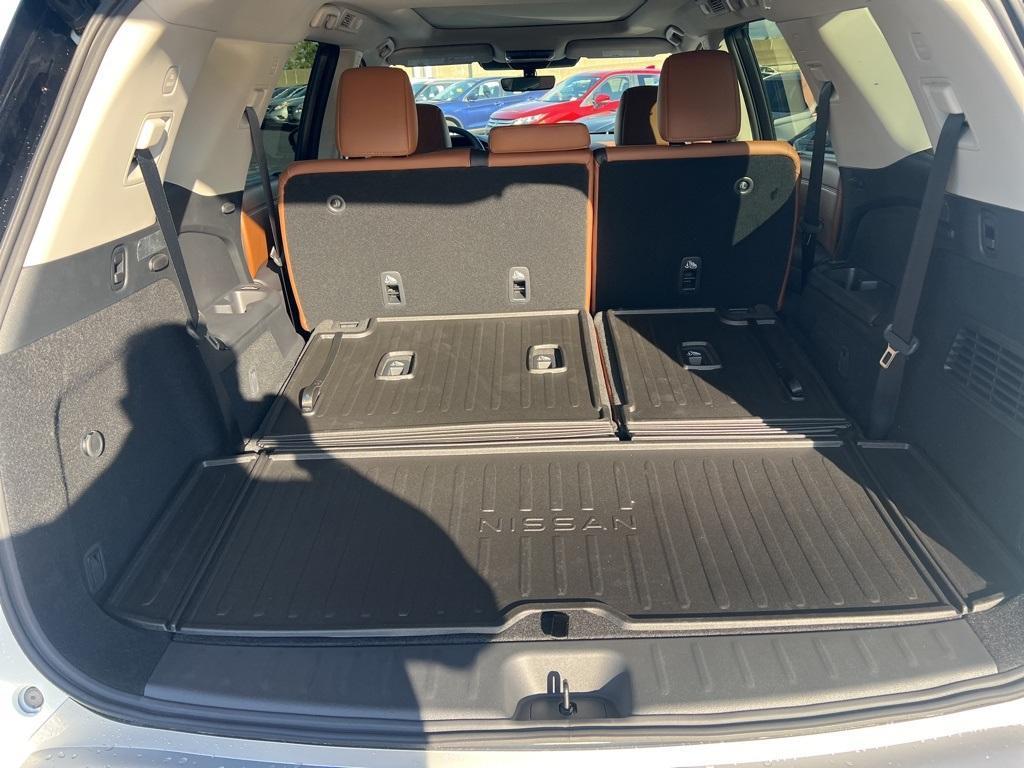 new 2025 Nissan Pathfinder car, priced at $45,944