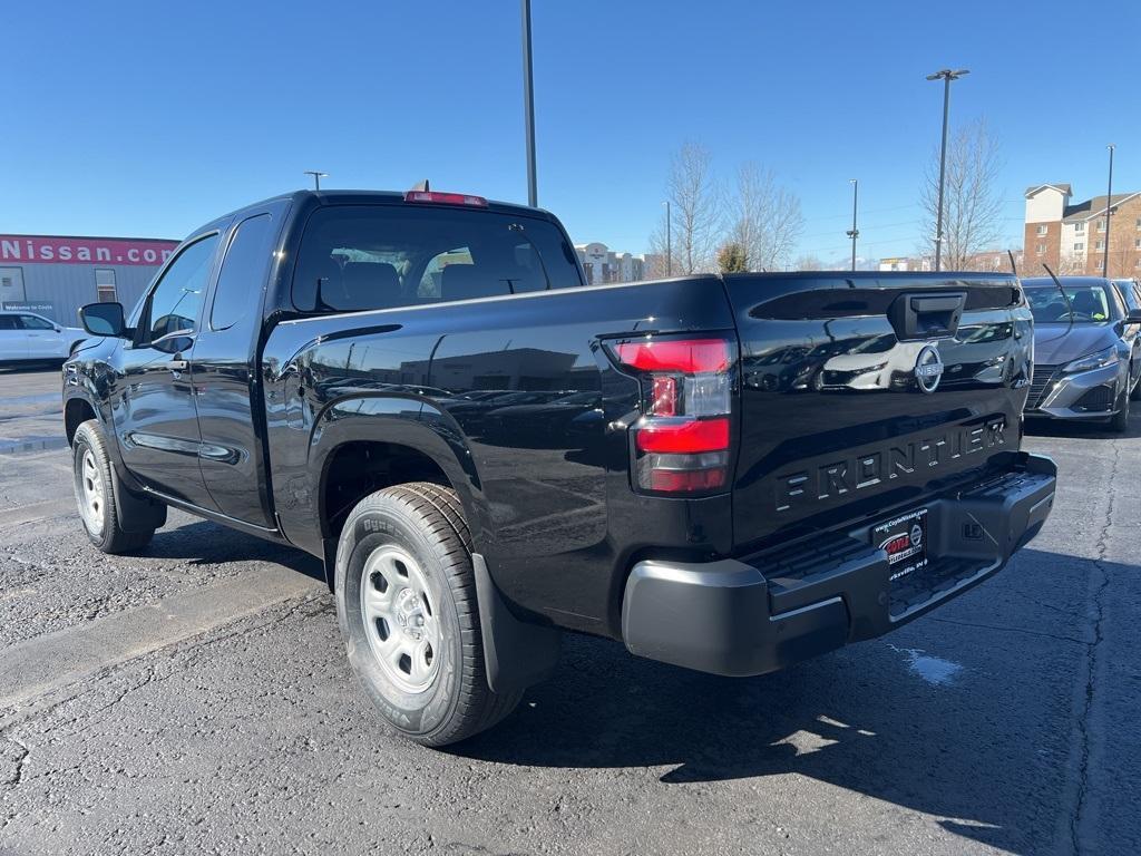 new 2025 Nissan Frontier car, priced at $32,277