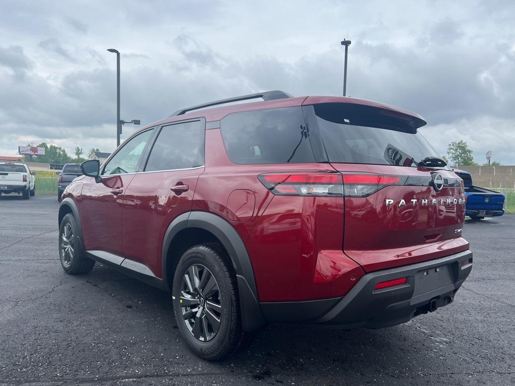 new 2024 Nissan Pathfinder car, priced at $38,670