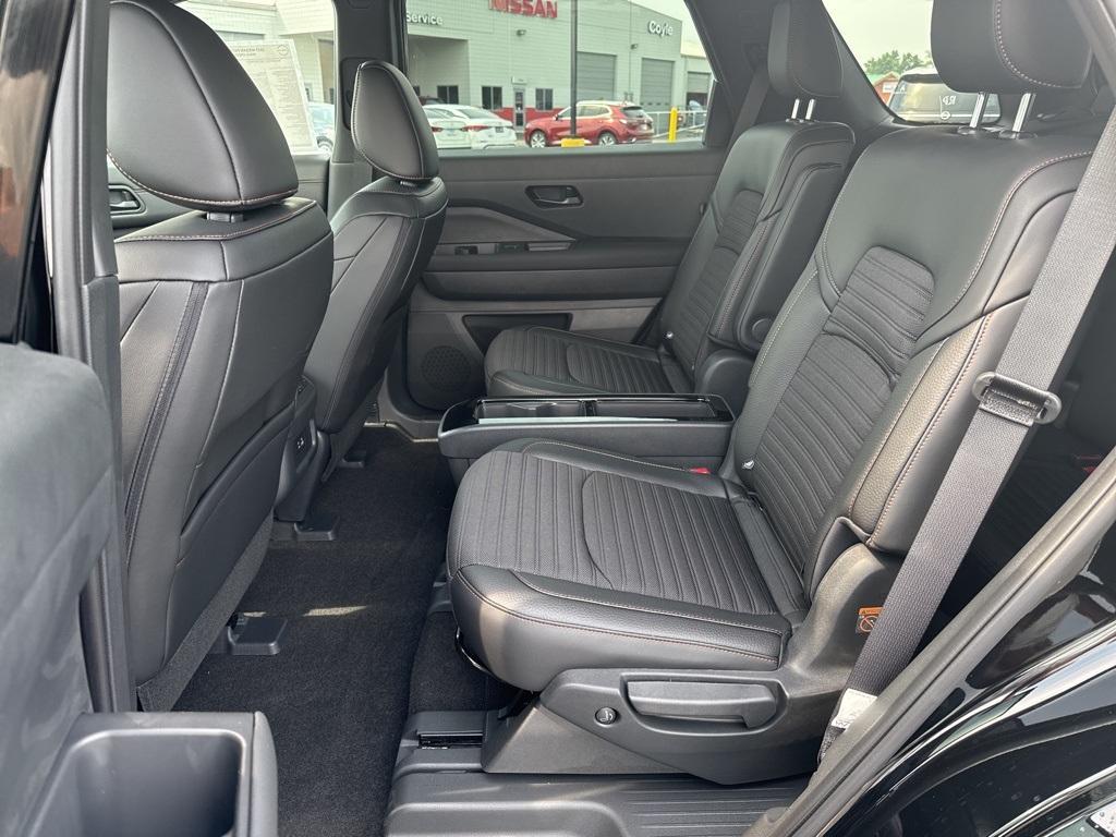 new 2025 Nissan Pathfinder car, priced at $44,180