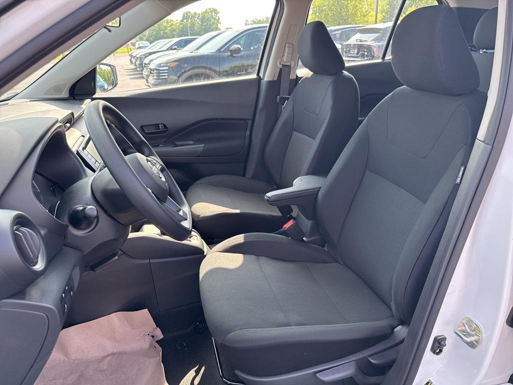 new 2025 Nissan Kicks Play car, priced at $22,164