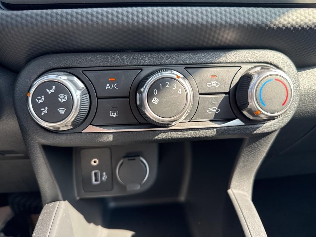 new 2025 Nissan Kicks Play car, priced at $22,164
