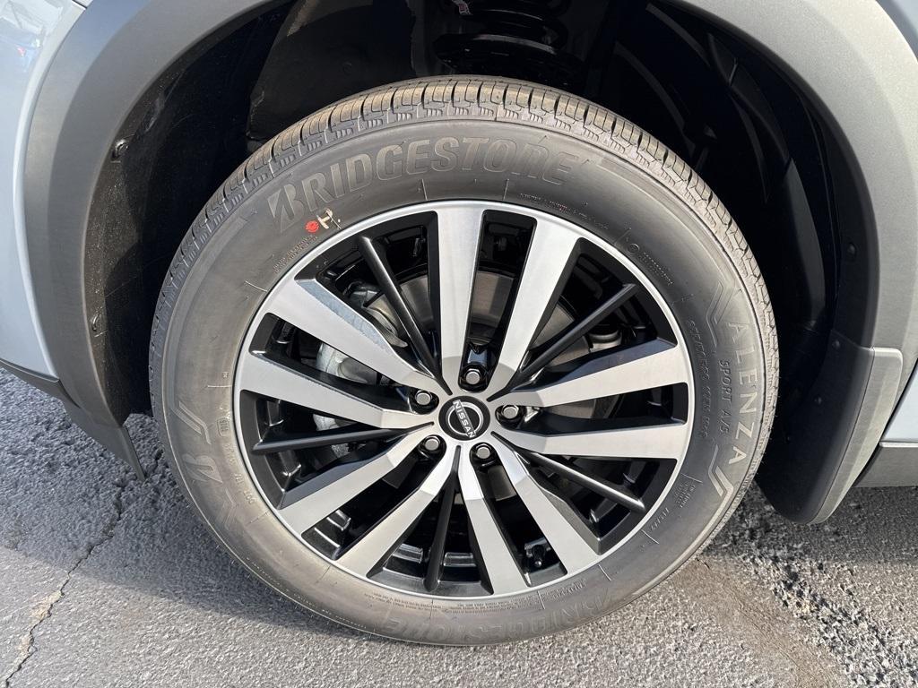 new 2025 Nissan Pathfinder car, priced at $50,239