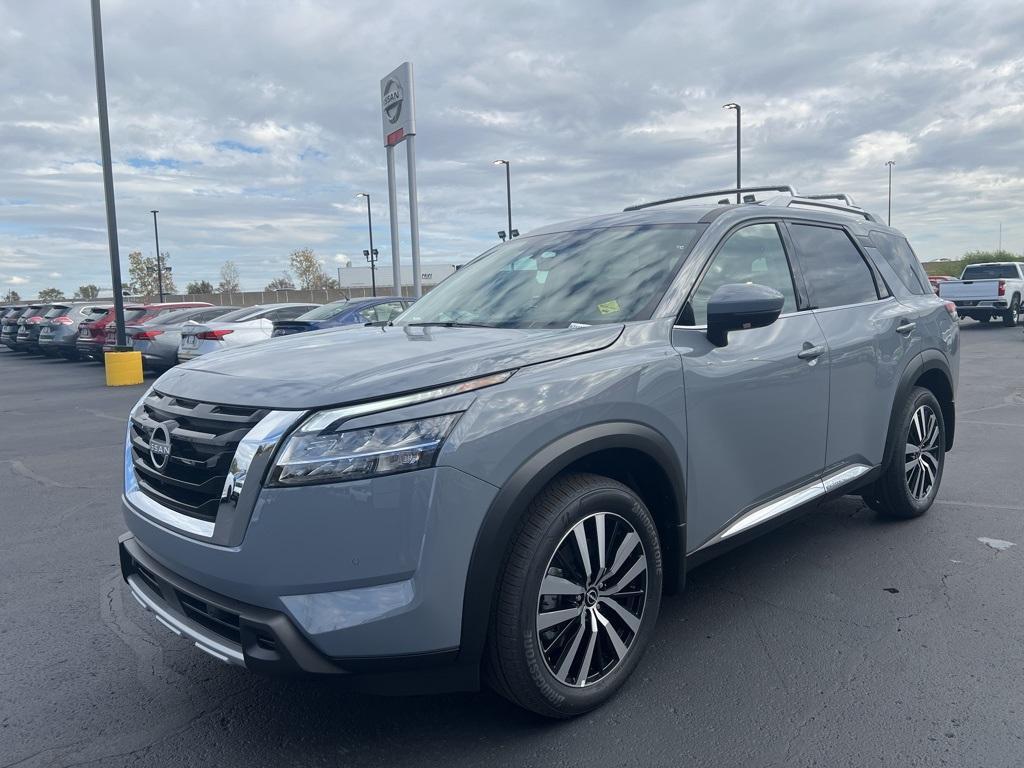 new 2024 Nissan Pathfinder car, priced at $46,976