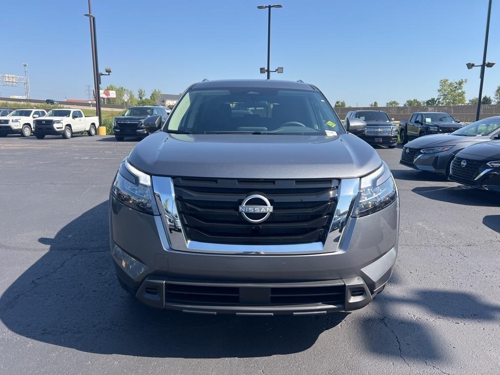 new 2025 Nissan Pathfinder car, priced at $36,729