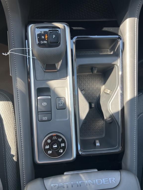 new 2025 Nissan Pathfinder car, priced at $36,729