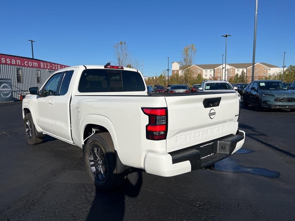 new 2025 Nissan Frontier car