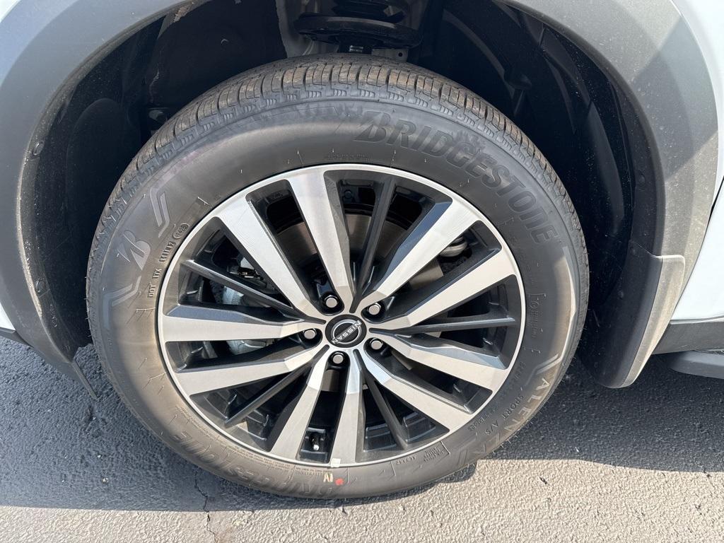 new 2025 Nissan Pathfinder car, priced at $54,585