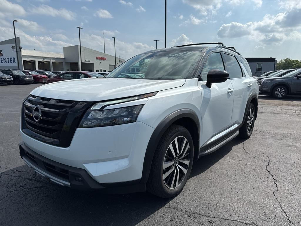 new 2025 Nissan Pathfinder car, priced at $54,585