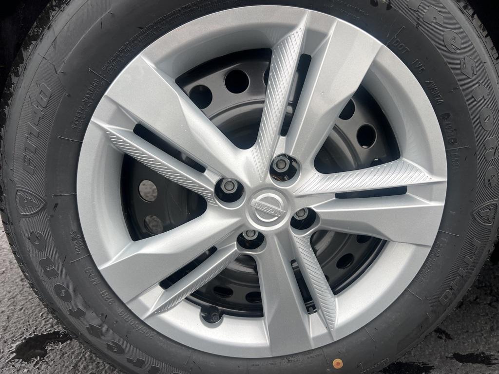new 2025 Nissan Kicks Play car, priced at $23,510