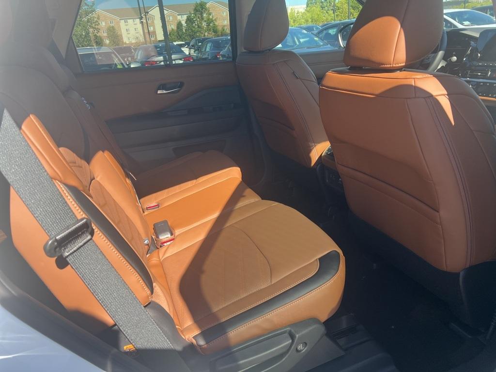 new 2025 Nissan Pathfinder car, priced at $46,723