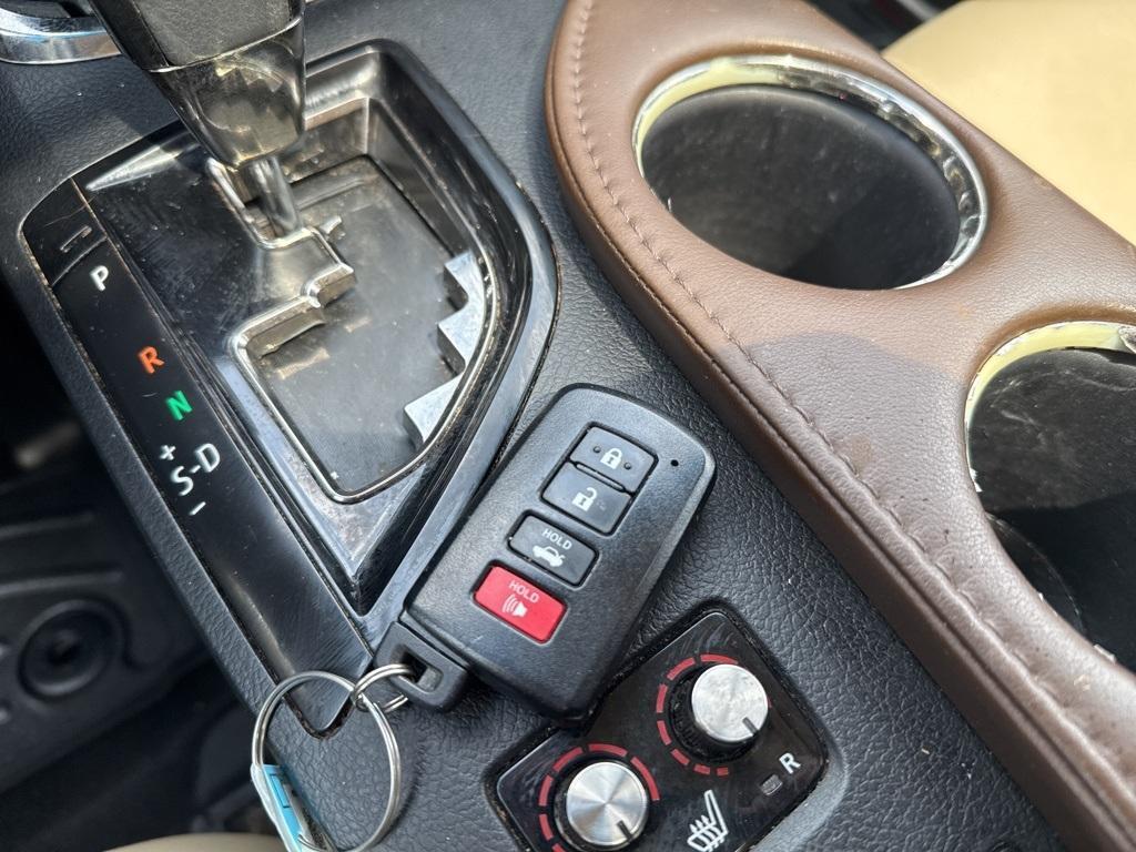 used 2014 Toyota Avalon Hybrid car, priced at $10,713