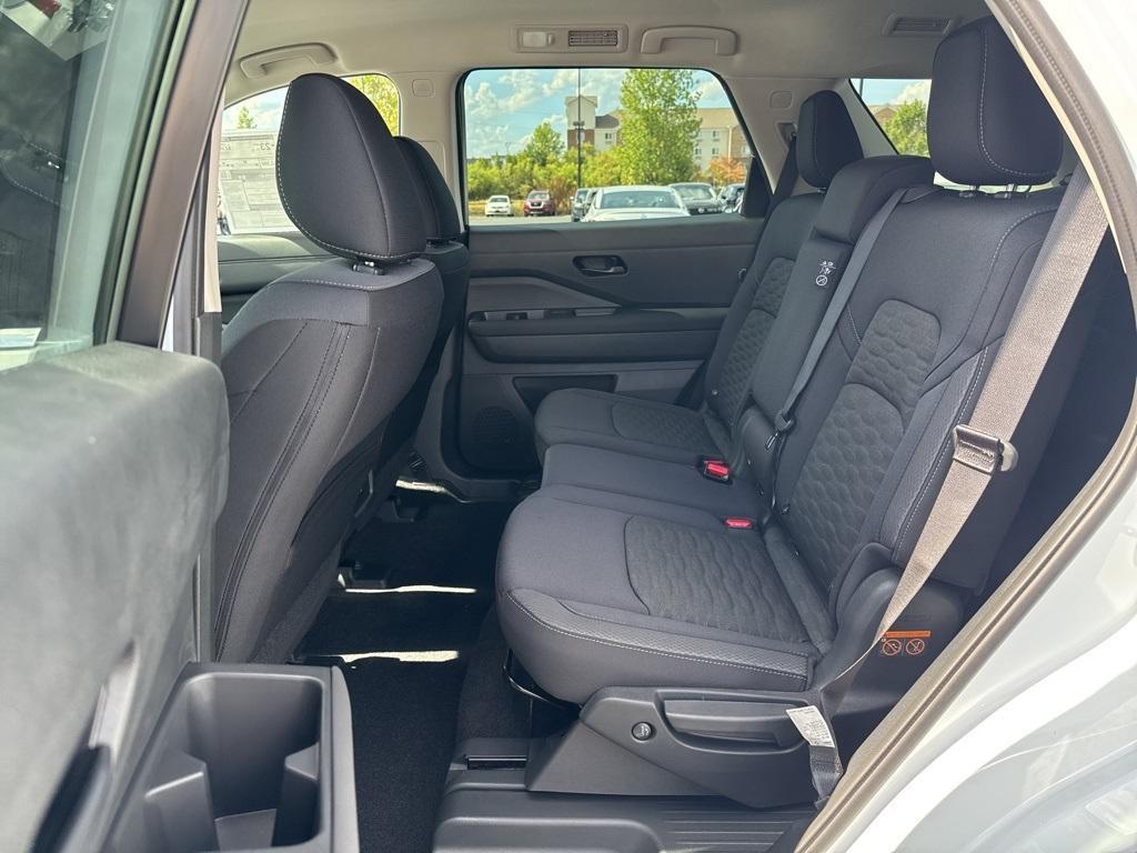 new 2025 Nissan Pathfinder car, priced at $40,078