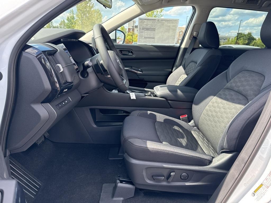 new 2025 Nissan Pathfinder car, priced at $40,078