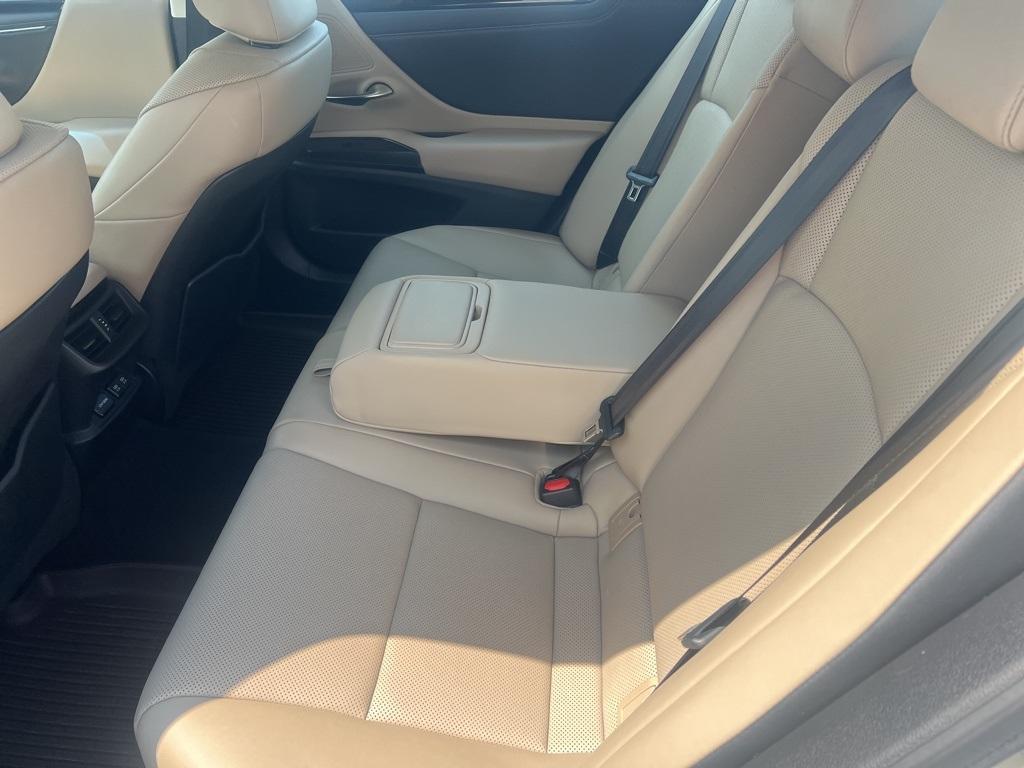 used 2019 Lexus ES 350 car, priced at $26,239