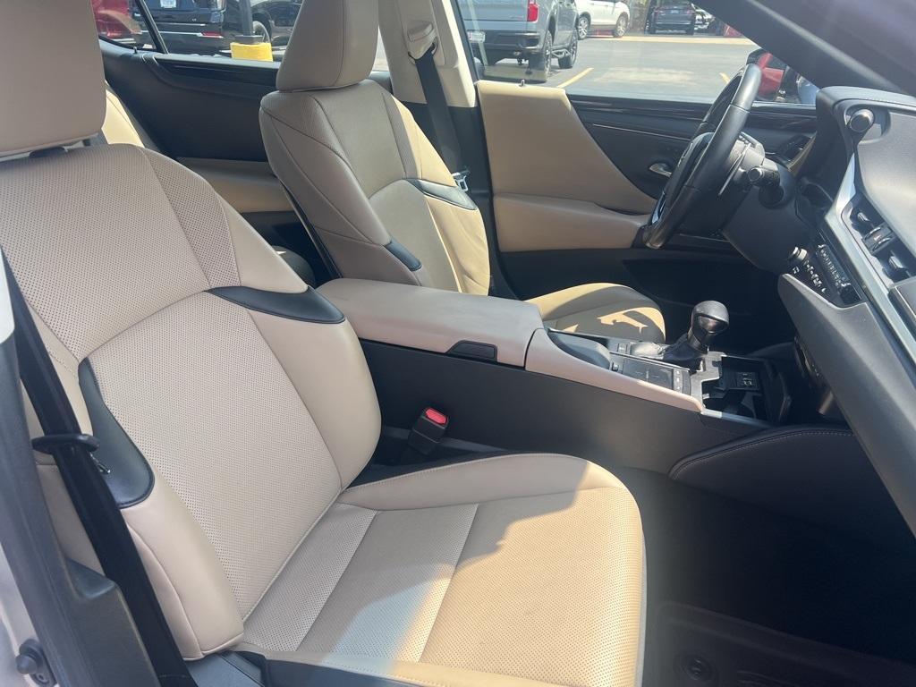 used 2019 Lexus ES 350 car, priced at $26,239