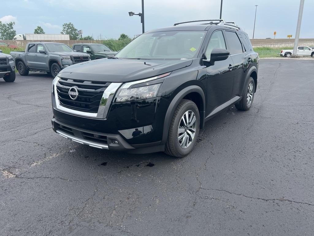 new 2025 Nissan Pathfinder car, priced at $44,484