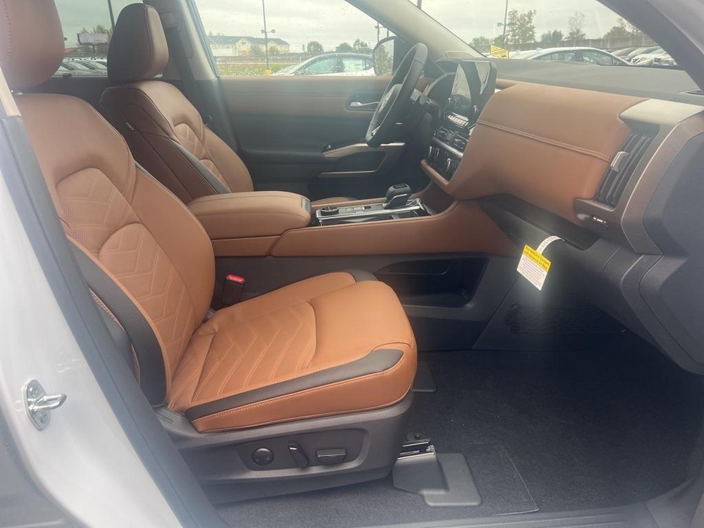 new 2025 Nissan Pathfinder car, priced at $47,117