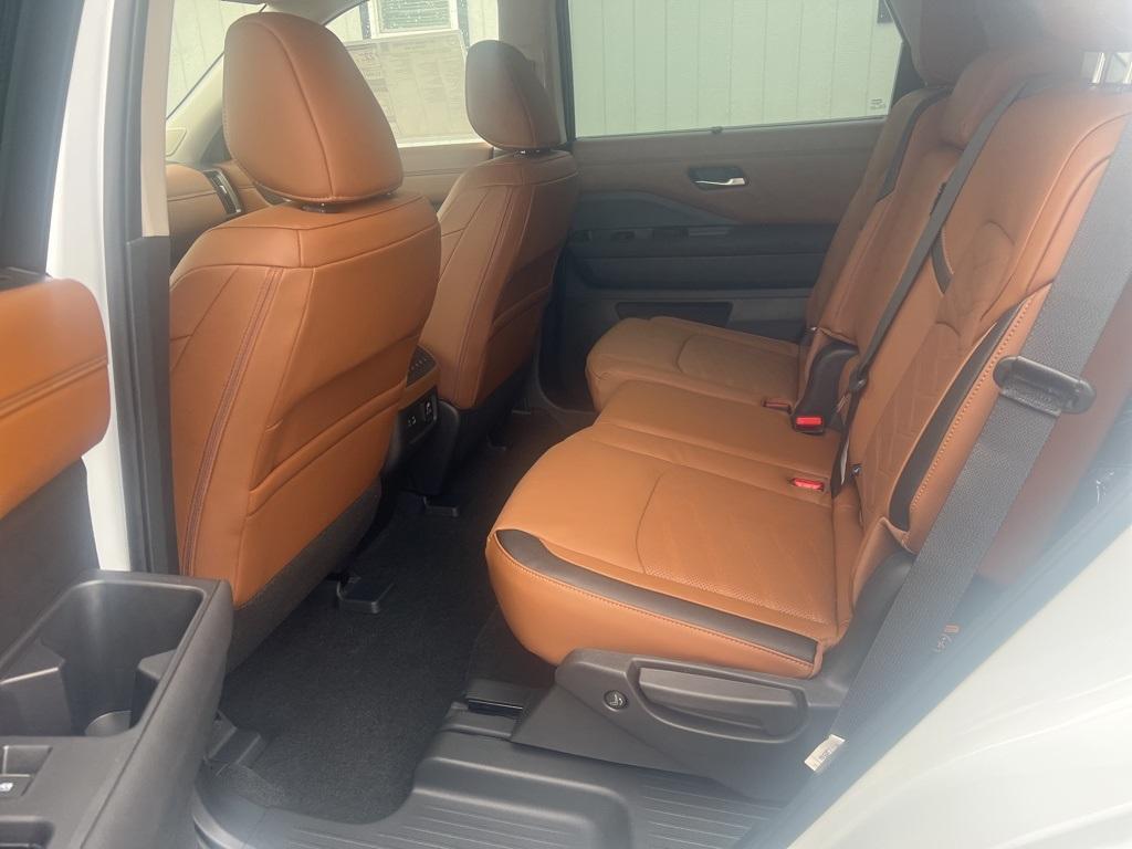 new 2025 Nissan Pathfinder car, priced at $47,117