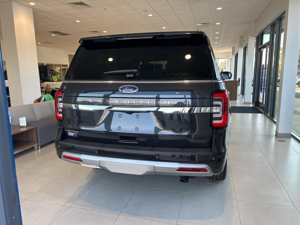 new 2024 Ford Expedition car, priced at $75,296