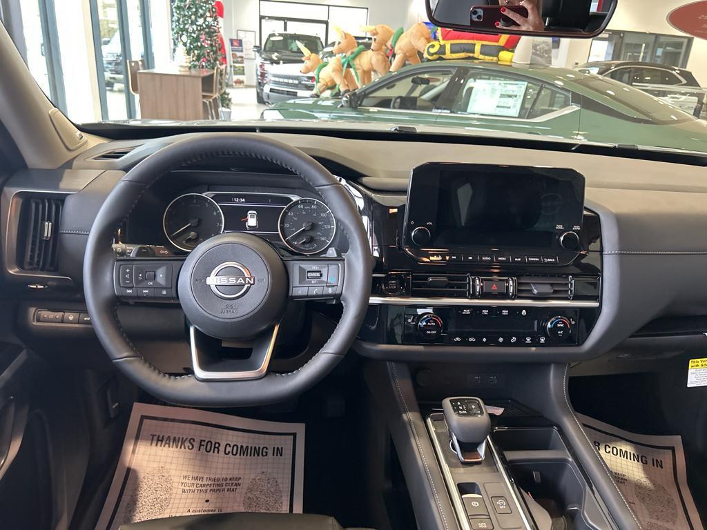 new 2025 Nissan Pathfinder car, priced at $48,822