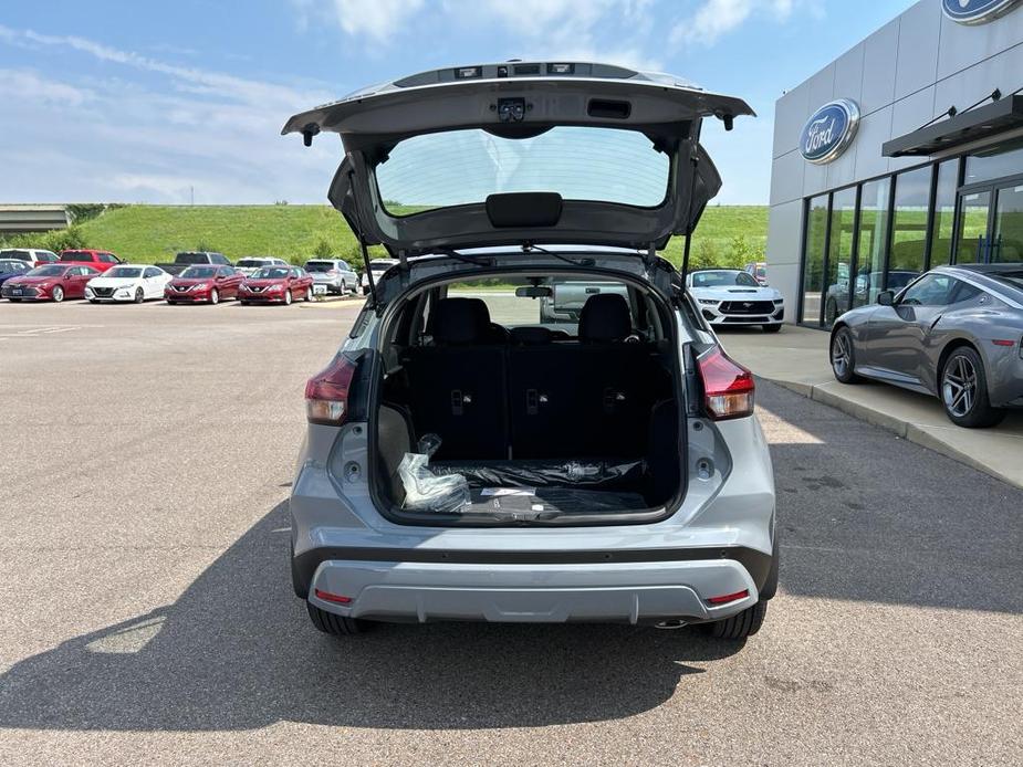 new 2024 Nissan Kicks car, priced at $25,207