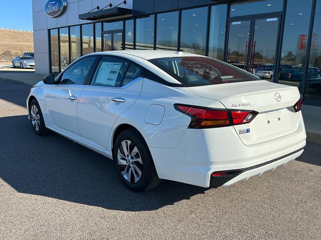 new 2025 Nissan Altima car, priced at $27,071