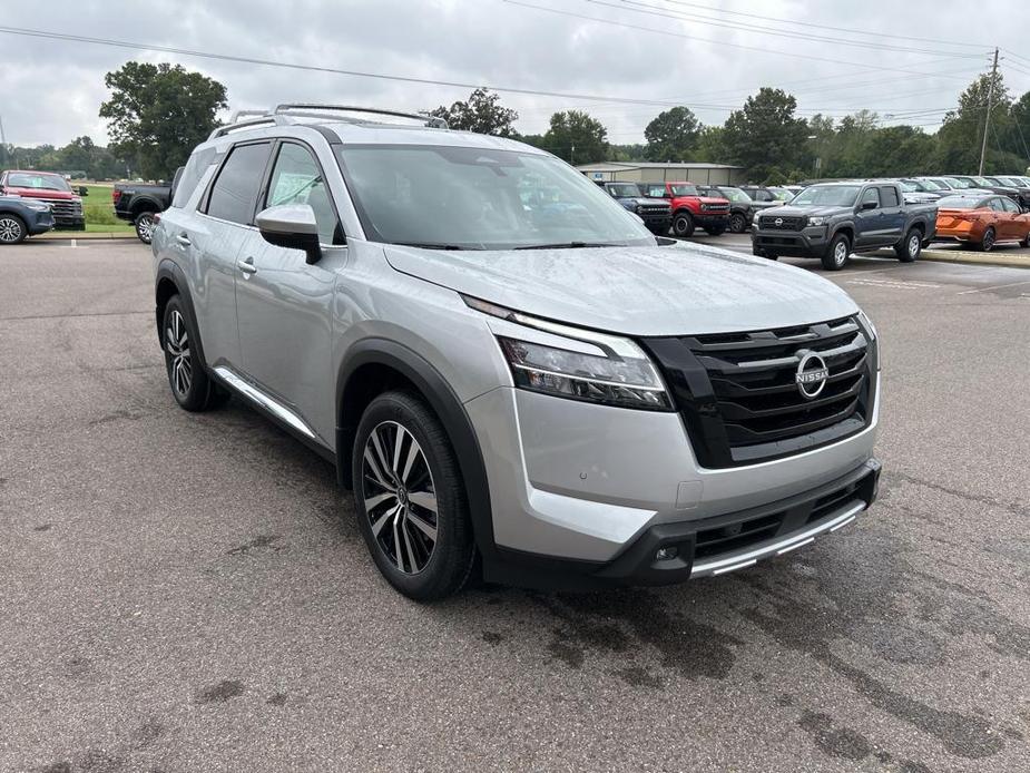 new 2024 Nissan Pathfinder car, priced at $52,262