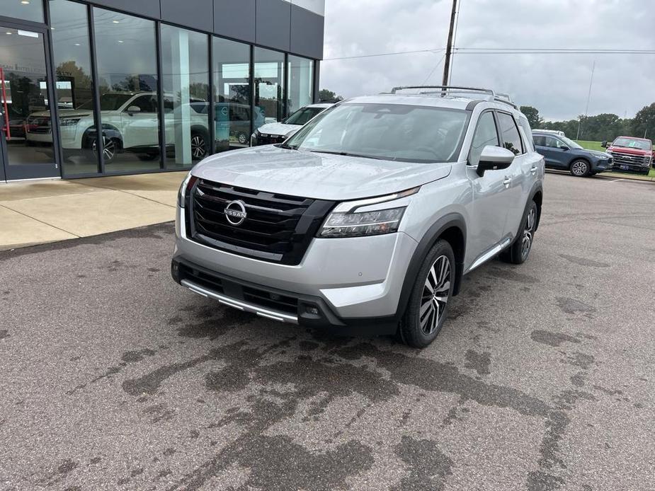 new 2024 Nissan Pathfinder car, priced at $52,262