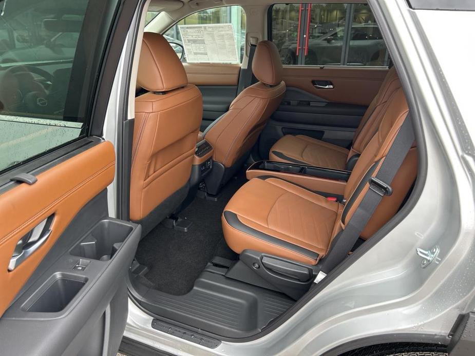 new 2024 Nissan Pathfinder car, priced at $52,262