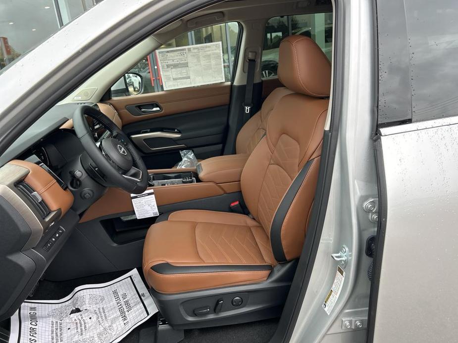 new 2024 Nissan Pathfinder car, priced at $52,262