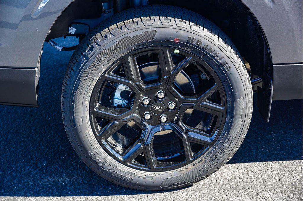 new 2025 Ford Maverick car, priced at $32,110