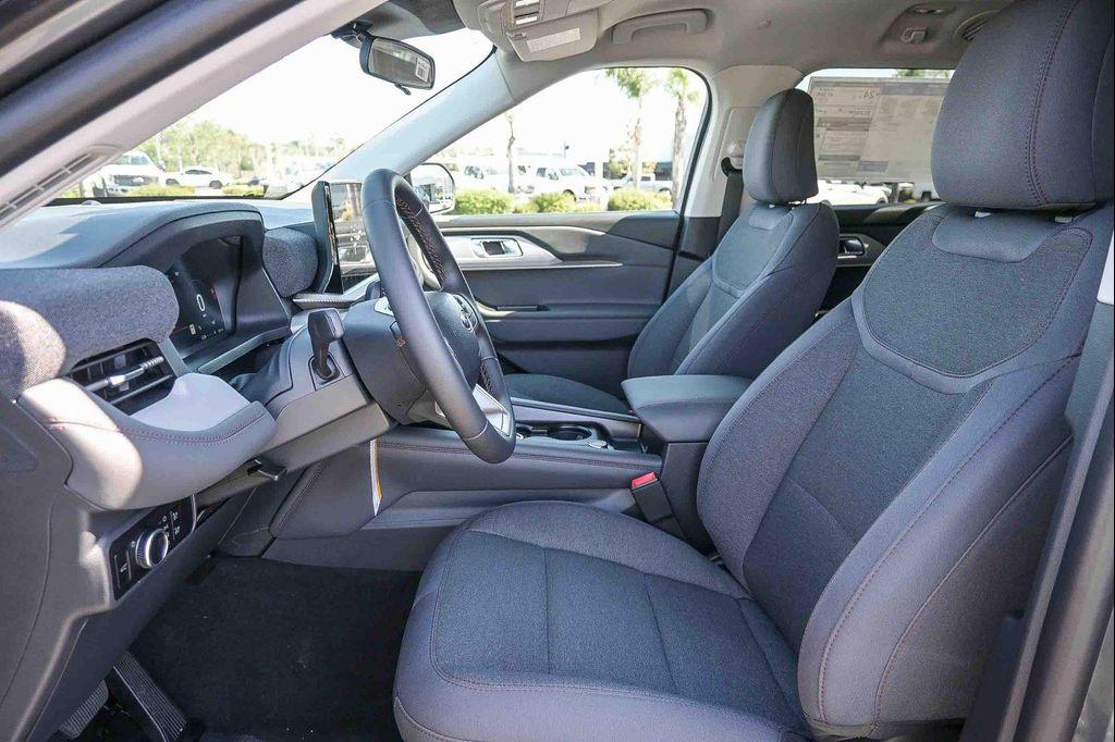 new 2025 Ford Explorer car, priced at $40,645